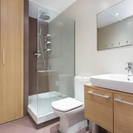 Bright And Modern 4bedroom With Terrace In Ramblas P1