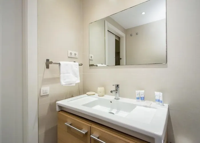 Διαμέρισμα The Collection - Bright And Modern 4bedroom With Terrace In Ramblas P1